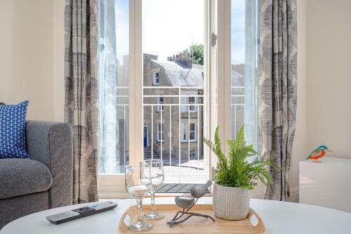 2 Bedroom City Centre Townhouse - With Parking