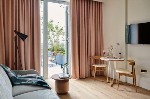 Aparthotel Turing Locke
