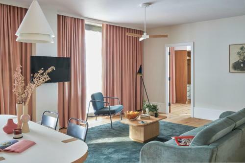 Aparthotel Turing Locke