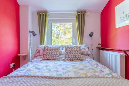 2 Bed House In Chesterton