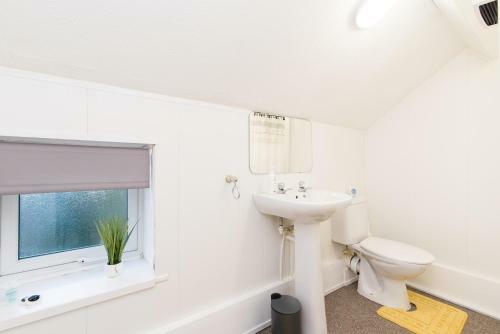 *beautiful Apartment*free Gated Parking* Fast Wifi