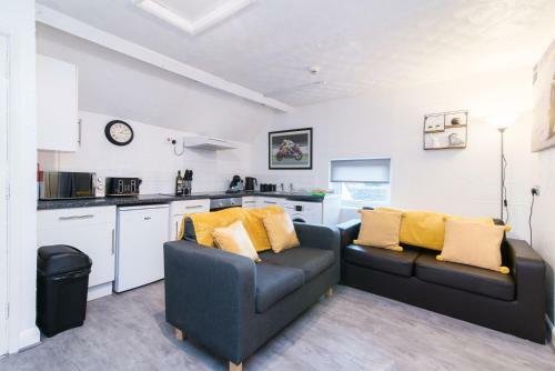 *beautiful Apartment*free Gated Parking* Fast Wifi