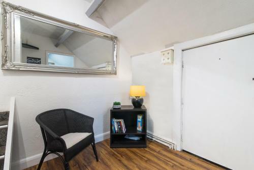 *spacious Apartment *free Gated Parking *fast Wifi