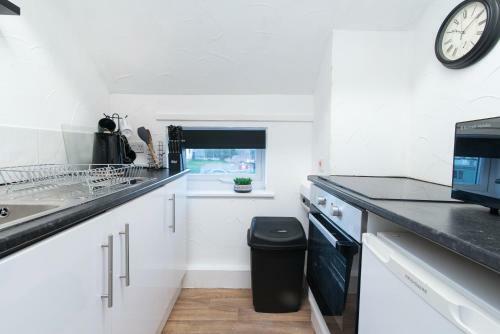 *stunning Studio Apartment*free Gated Parking*