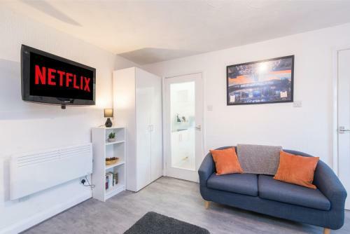 *stunning Studio Apartment*free Gated Parking*