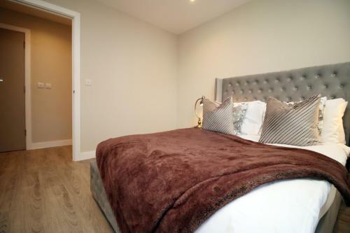 Apartamento Luxury 2 Br Flat, 6 Mins Drive In City Centre!