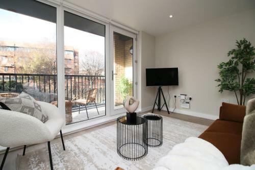 Apartamento Luxury 2 Br Flat, 6 Mins Drive In City Centre!