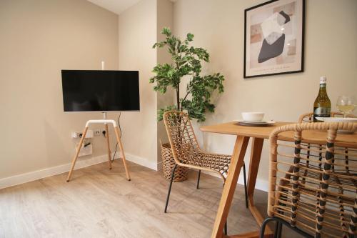 Apartamento Comfortable 1 Br, 6 Mins Drive In City Centre