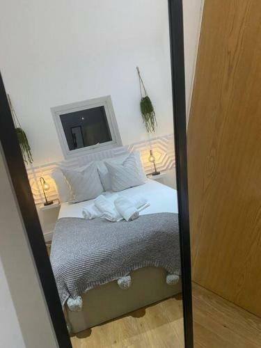 Tastefully Decorated 2 Bedroom Duplex Apartment.