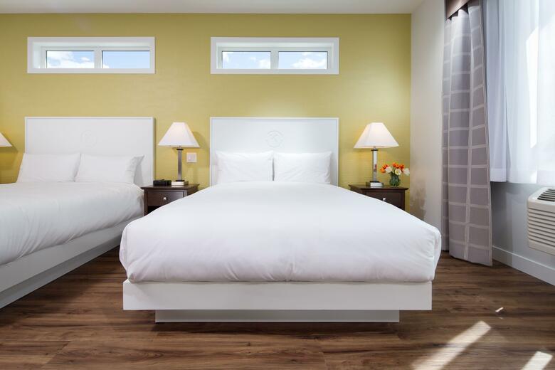 Hotel Kelowna Inn & Suites