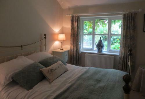 Apartamento Stream Cottage, 450 Year Old Thatched Cottage