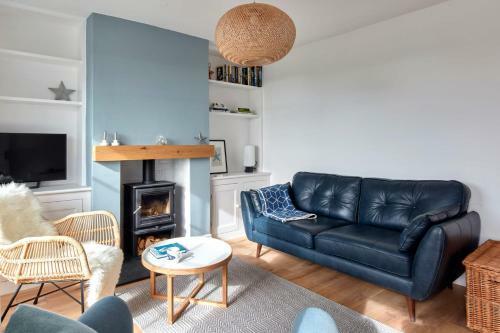 A Cool Coastal Retreat On Kingsdown Beach - The White House