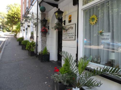 Hostal St Martins Guest House