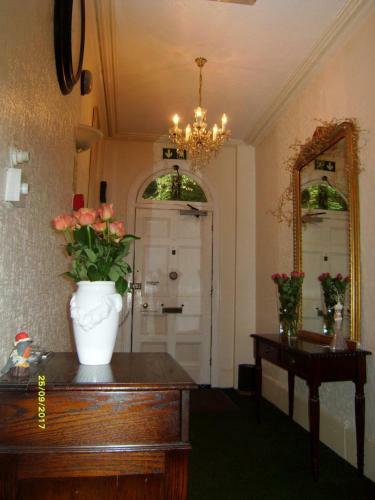 Hostal St Martins Guest House