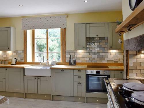 The Farmhouse - Uk31126