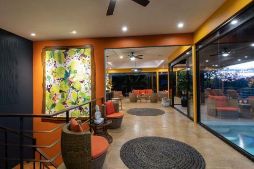 Luxurious 5 Bed 45 Ba Home With Amazing Ocean Views And Private Beach Access