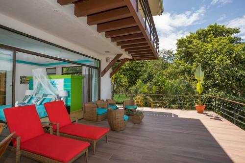 Luxurious 5 Bed 45 Ba Home With Amazing Ocean Views And Private Beach Access