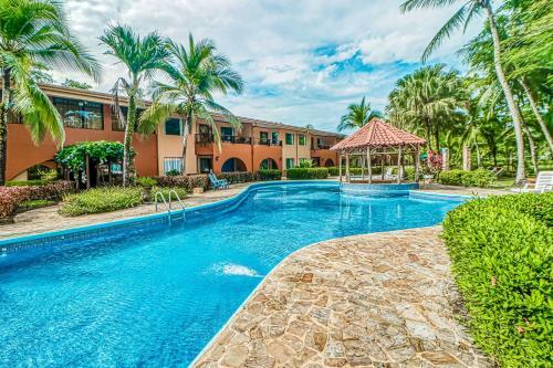 Pueblo Real Resort