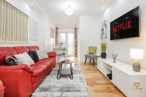 Enfield House By Svelte Living