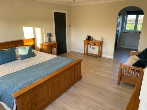 Exeuctive Detached Home With Plenlty Of Room