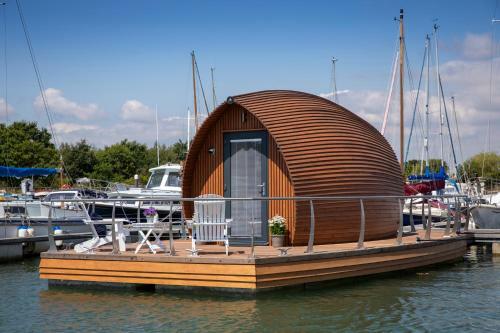 Samphire Ark 900 Boat
