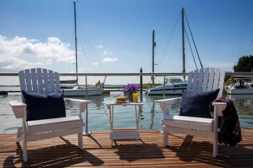 Samphire Ark 900 Boat