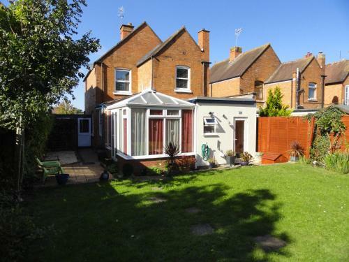 Isbourne Place By Cliftonvalley Apartments