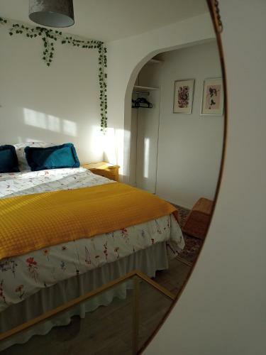 Fabulous 3 Bed Townhouse Overlooking The Water