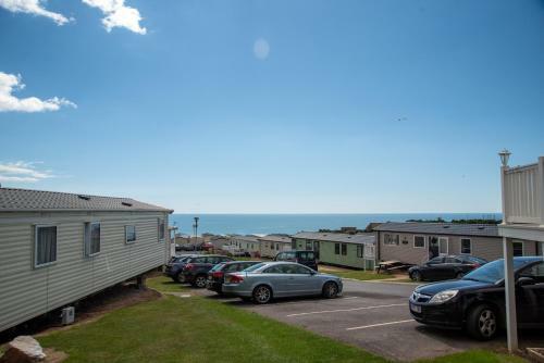Devon Cliffs Holiday Home