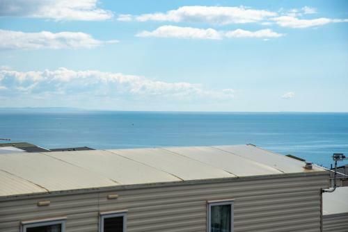 Devon Cliffs Holiday Home