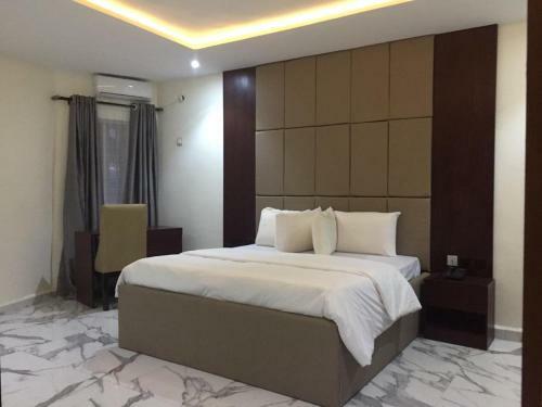 Ricky Hotels