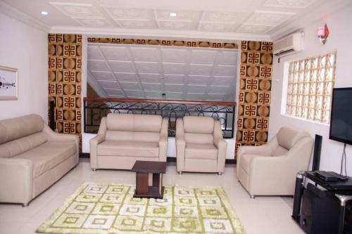 Apartamento A Serene 5 Bedroom Residential Home