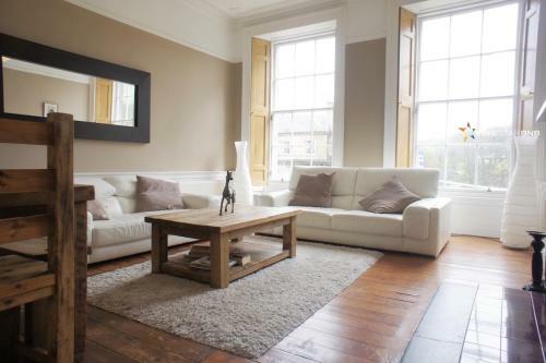 Windsor Street Apartment
