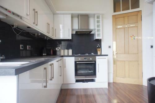 Windsor Street Apartment