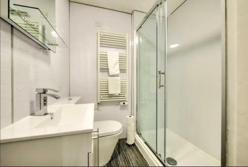 Charming 1 Bed Apartment With Castle View