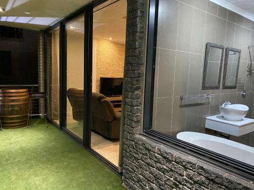 Hostal On The Gbay Villa