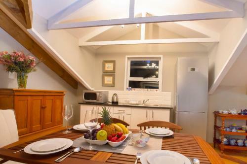 Hostal Four Seasons Guesthouse