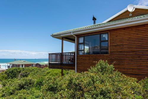 Beach House - Stunning Sea Views - Beach 3 Min Walk