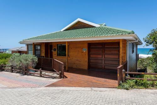 Beach House - Stunning Sea Views - Beach 3 Min Walk