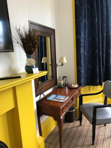 Hostal New Town Guest House (Adults Only)