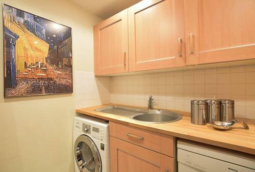 Altido Old Town Two Bedroom Apartment With Castle Views