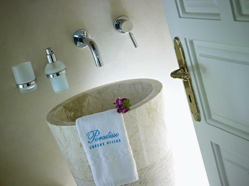 Paradisso Beach Villas