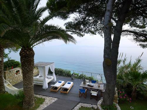 Paradisso Beach Villas