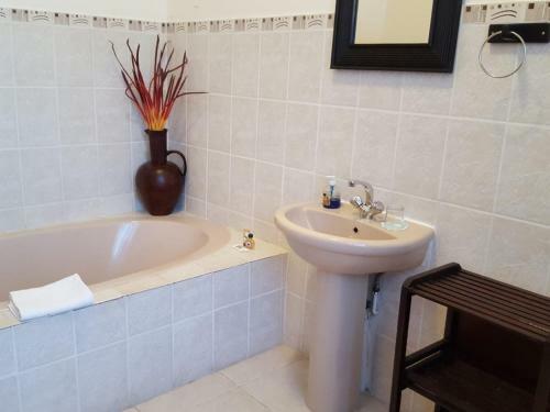 Hostal Lali's Guest House