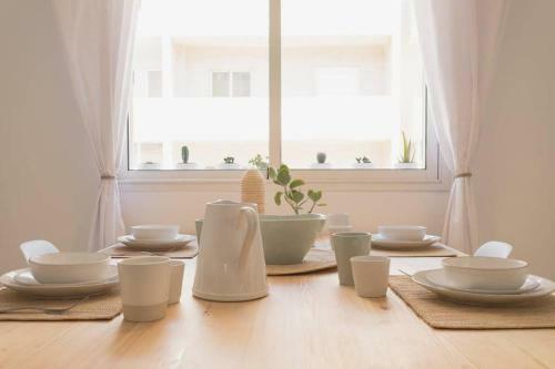 Modern European Apartment 1 Min. Walk To Beach