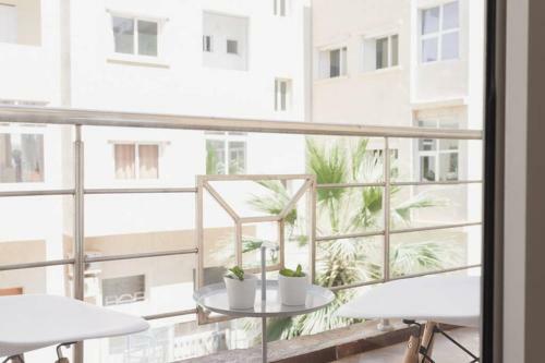 Modern European Apartment 1 Min. Walk To Beach