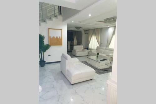 Premier Villa - Luxury 4 Bedroom Duplex