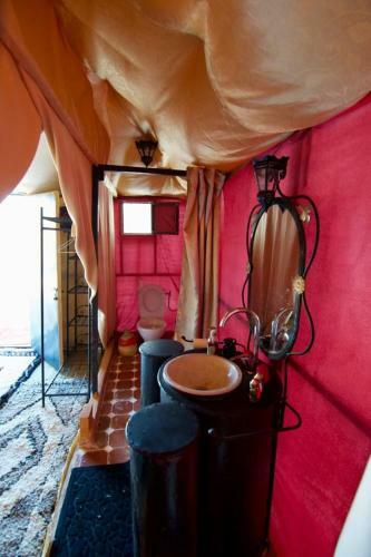 Merzouga Luxury Camp