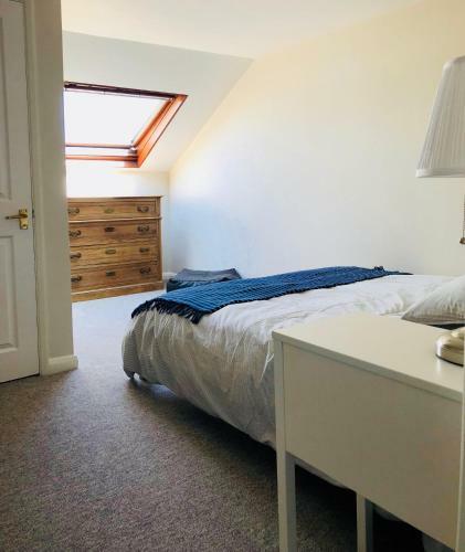 Large Central Falmouth Apartment With Views And Parking