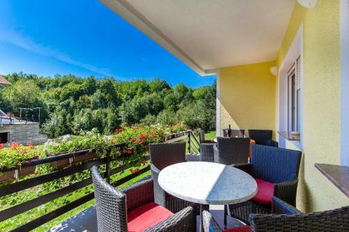 Selak Apartments